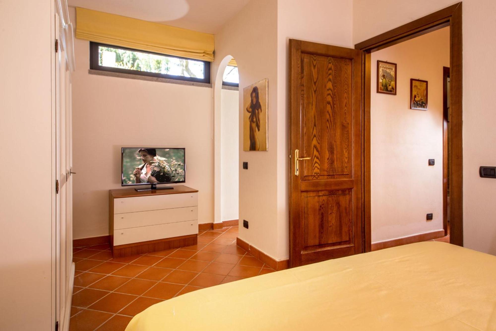 Villa Poggio Chiaro Пеша-Романа Номер фото